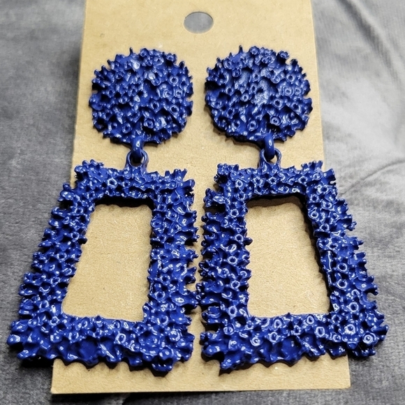 Blue Coral Textured Earrings - Picture 2 of 2